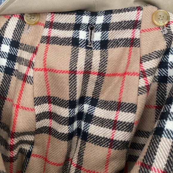 Burberrys trench coat - Picture 10 of 13
